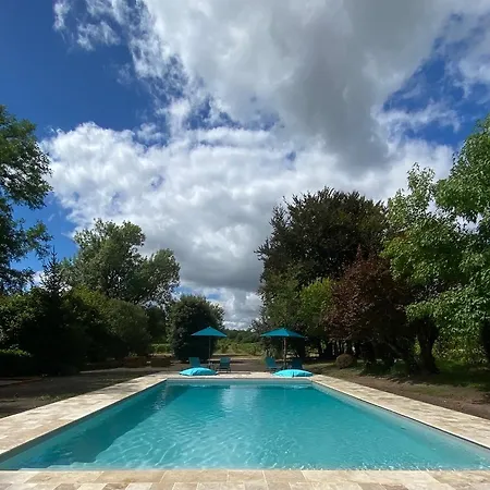 Сasa de vacaciones La Maison L'eperon, Stylish 5 Star Surrounded By Vineyard Near Saint Emilion *