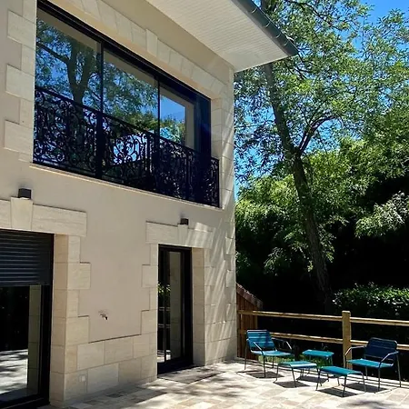 La Maison L'eperon, Stylish 5 Star Surrounded By Vineyard Near Saint Emilion