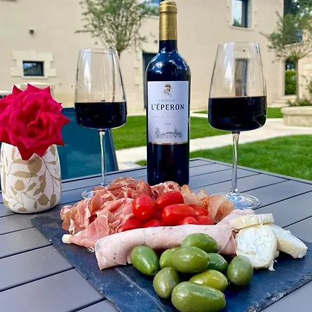 بيت للعطل La Maison L'eperon, Stylish 5 Star Surrounded By Vineyard Near Saint Emilion Vérac