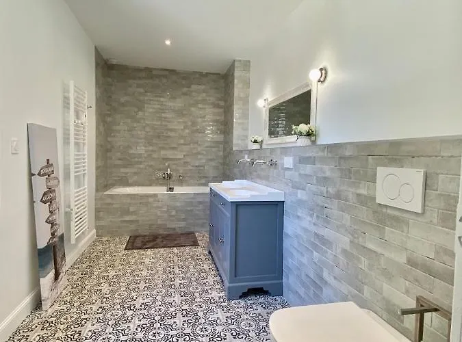 La Maison L'eperon, Stylish 5 Star Surrounded By Vineyard Near Saint Emilion * Vérac