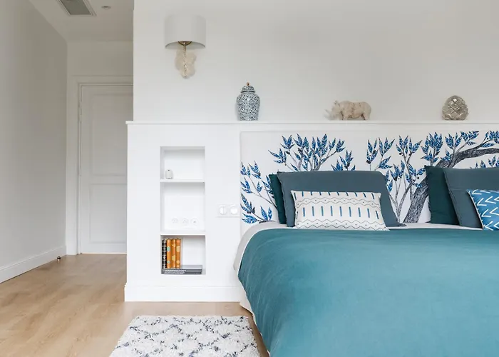 Feriehus La Maison L'eperon, Stylish 5 Star Surrounded By Vineyard Near Saint Emilion Vérac